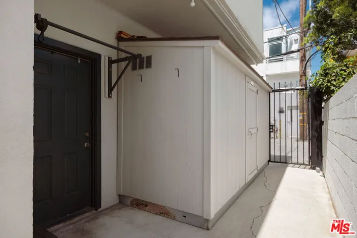 1817 Euclid Street, Santa Monica, California 90404