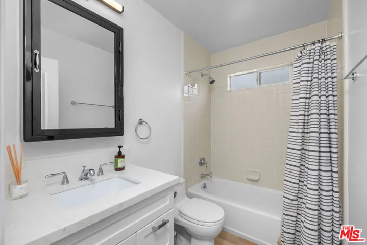 1817 Euclid Street, Santa Monica, California 90404