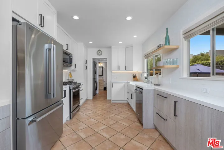 1817 Euclid Street, Santa Monica, California 90404