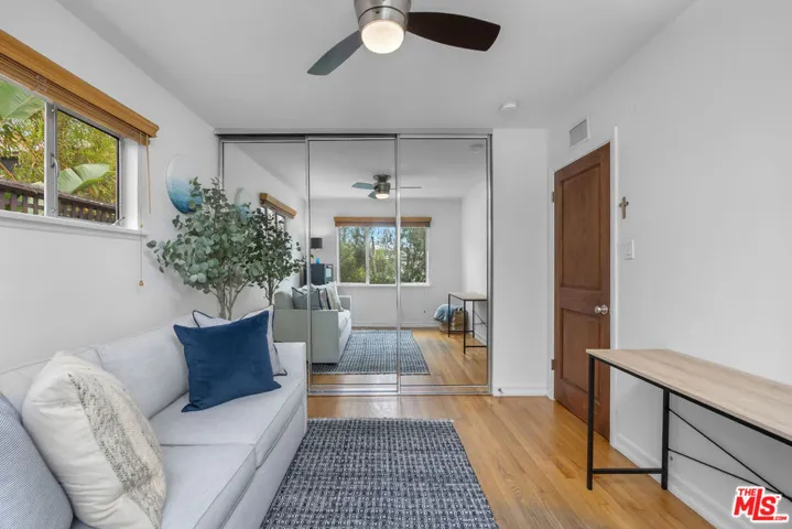 1817 Euclid Street, Santa Monica, California 90404