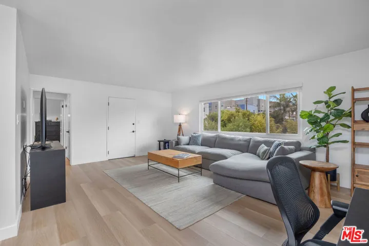 1817 Euclid Street, Santa Monica, California 90404