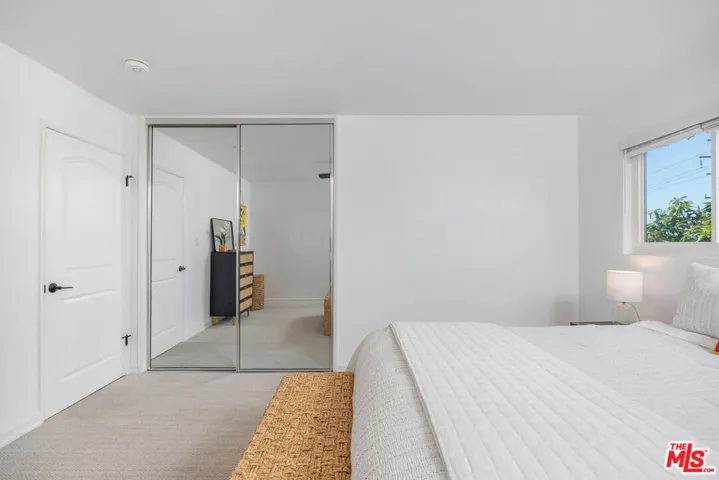 1817 Euclid Street, Santa Monica, California 90404
