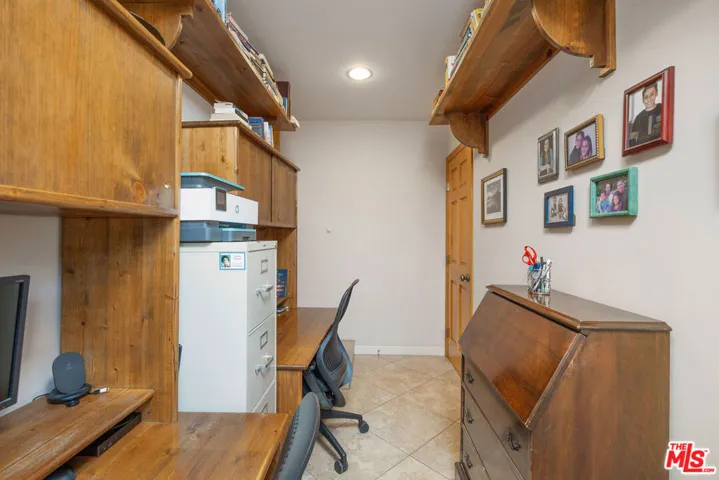 1817 Euclid Street, Santa Monica, California 90404
