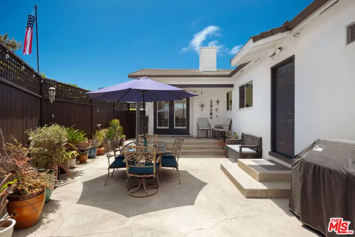 1817 Euclid Street, Santa Monica, California 90404