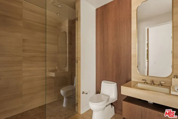 211 W Elm Court 13e, Los Angeles, California 90067
