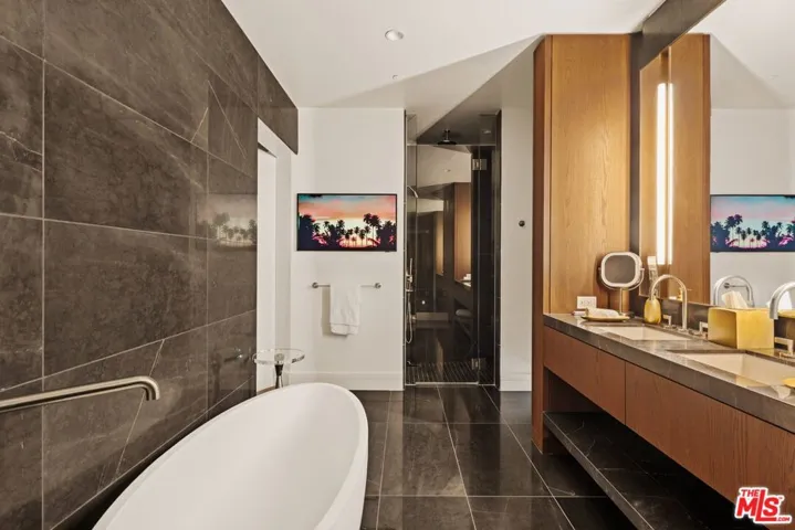 211 W Elm Court 13e, Los Angeles, California 90067