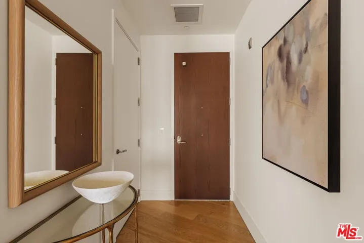 211 W Elm Court 13e, Los Angeles, California 90067