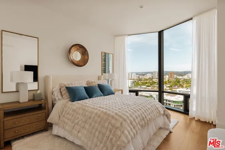 211 W Elm Court 13e, Los Angeles, California 90067