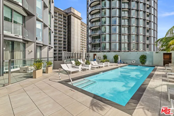 211 W Elm Court 13e, Los Angeles, California 90067