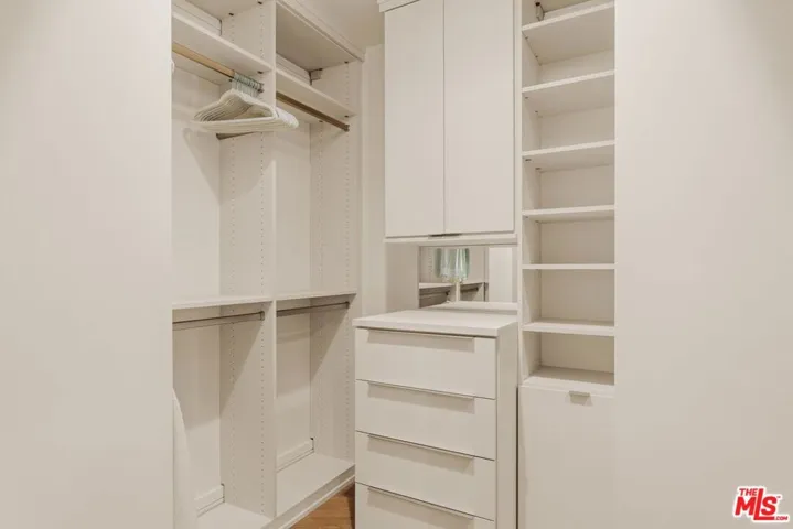 211 W Elm Court 13e, Los Angeles, California 90067