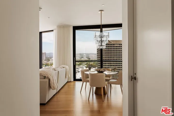 211 W Elm Court 13e, Los Angeles, California 90067