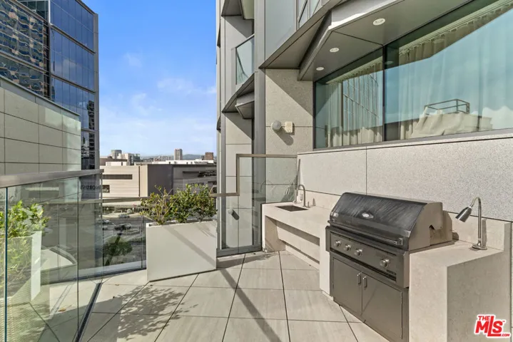 211 W Elm Court 13e, Los Angeles, California 90067