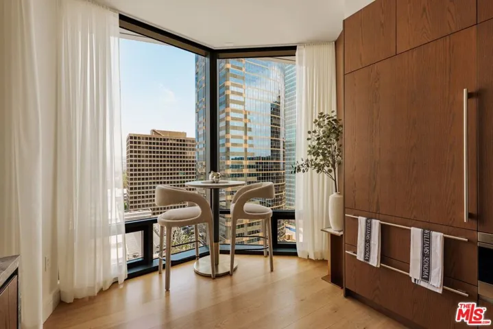 211 W Elm Court 13e, Los Angeles, California 90067