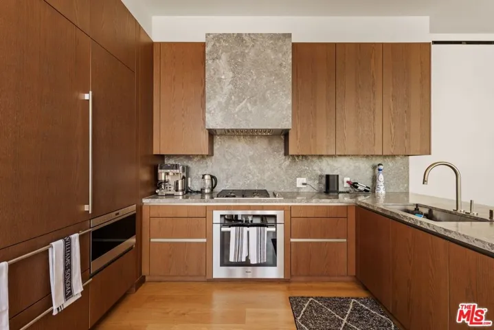 211 W Elm Court 13e, Los Angeles, California 90067