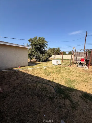 9829 Williams, Bloomington, California 92316