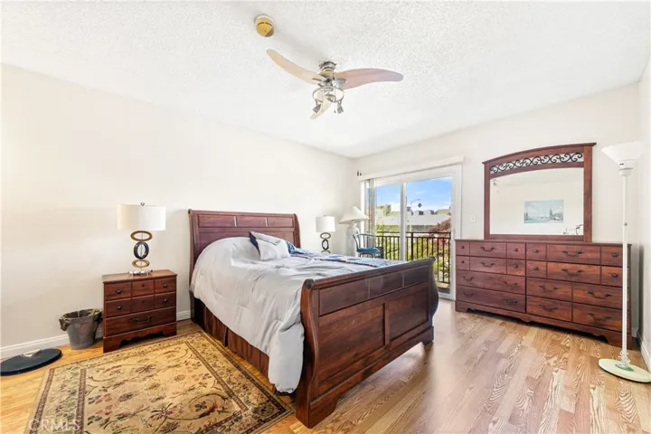 5252 Coldwater Canyon, Sherman Oaks, California 91401