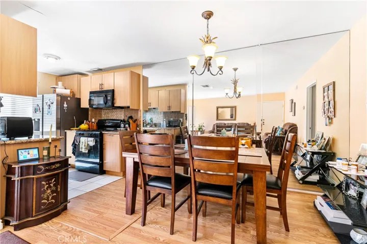 5252 Coldwater Canyon, Sherman Oaks, California 91401