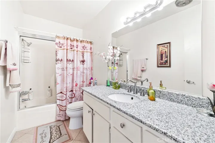 5252 Coldwater Canyon, Sherman Oaks, California 91401