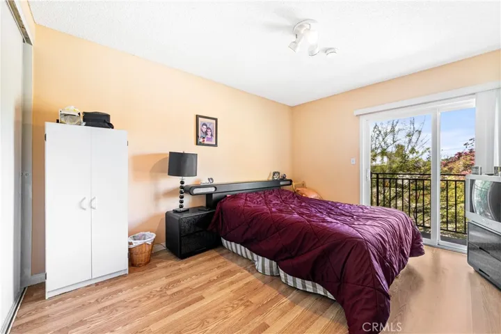 5252 Coldwater Canyon, Sherman Oaks, California 91401