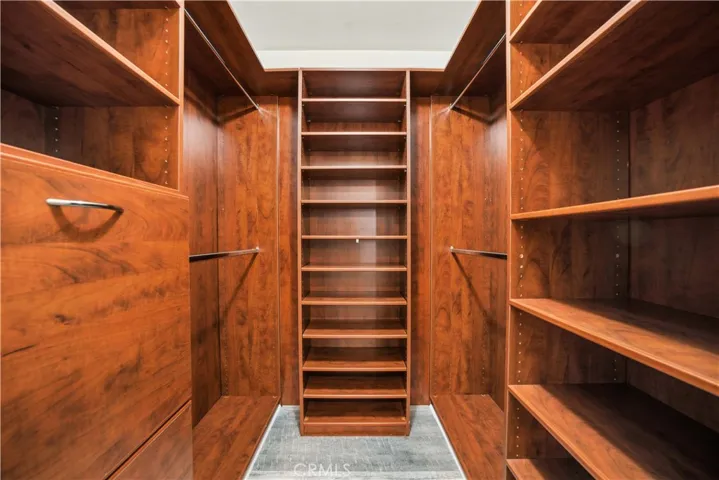 Walk in closet