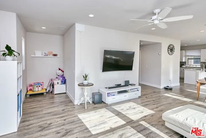 9831 Alburtis Avenue 37, Santa Fe Springs, California 90670