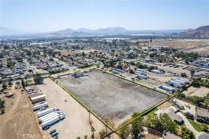 10674 Locust Avenue, Bloomington, California 92316