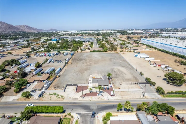 10674 Locust Avenue, Bloomington, California 92316