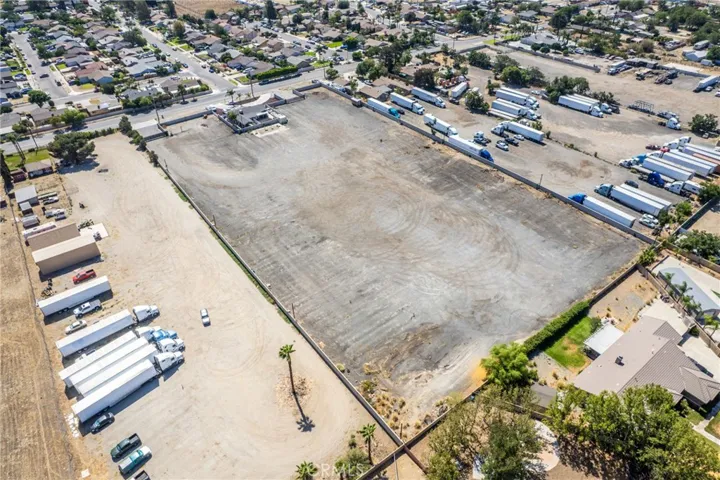 10674 Locust Avenue, Bloomington, California 92316