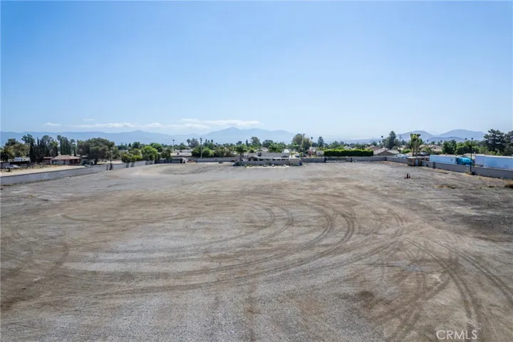 10674 Locust Avenue, Bloomington, California 92316