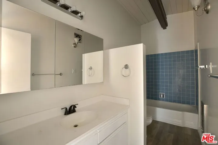 11133 Rose Avenue 12, Los Angeles, California 90034