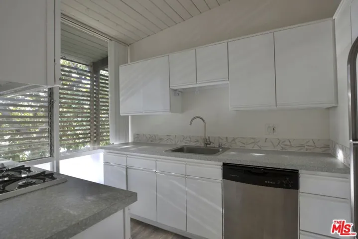 11133 Rose Avenue 12, Los Angeles, California 90034