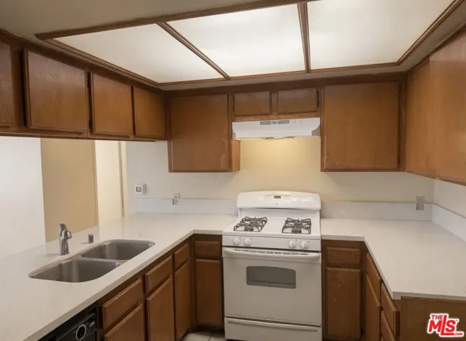 13406 Moorpark Street 102, Los Angeles, California 91423