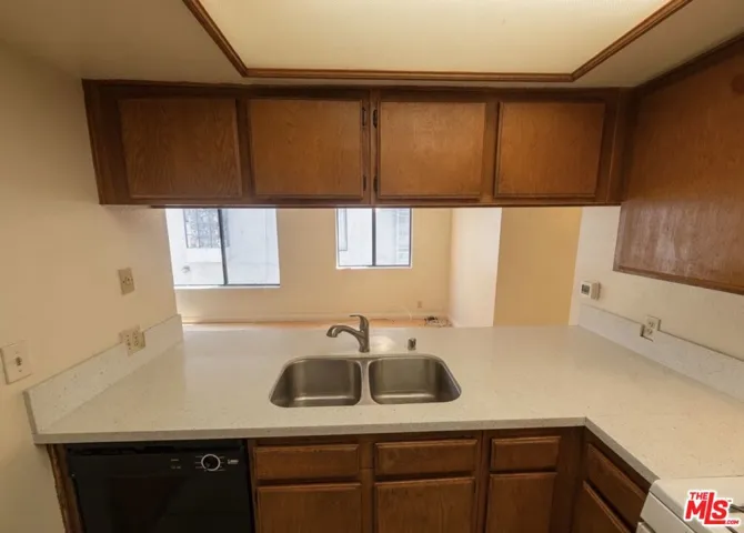 13406 Moorpark Street 102, Los Angeles, California 91423