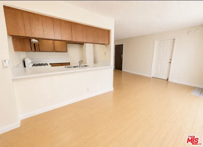13406 Moorpark Street 102, Los Angeles, California 91423