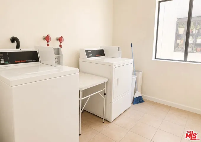 13406 Moorpark Street 102, Los Angeles, California 91423