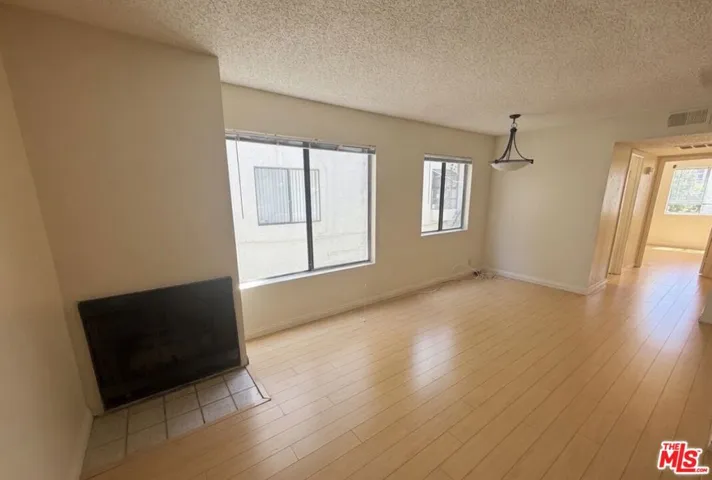 13406 Moorpark Street 102, Los Angeles, California 91423