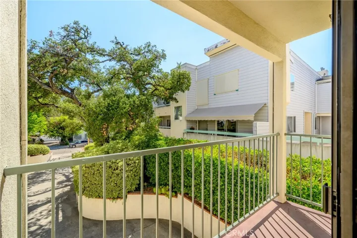 2747 Hermosa Avenue 6, Montrose, California 91020