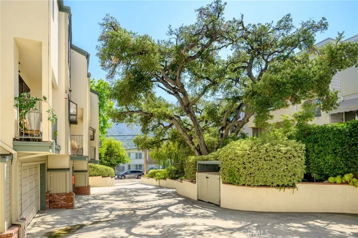 2747 Hermosa Avenue 6, Montrose, California 91020