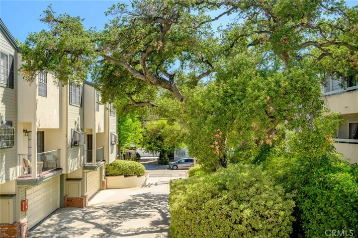2747 Hermosa Avenue 6, Montrose, California 91020