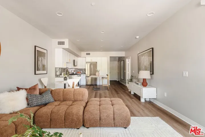 7428 Santa Monica Boulevard 202, West Hollywood, California 90046