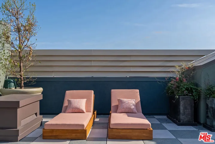 7428 Santa Monica Boulevard 202, West Hollywood, California 90046
