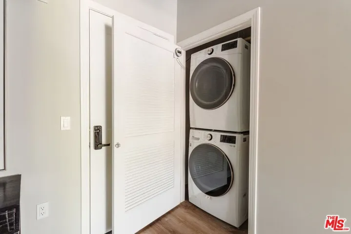 7428 Santa Monica Boulevard 202, West Hollywood, California 90046