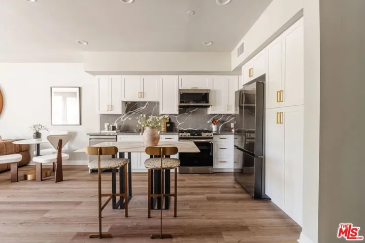 7428 Santa Monica Boulevard 202, West Hollywood, California 90046