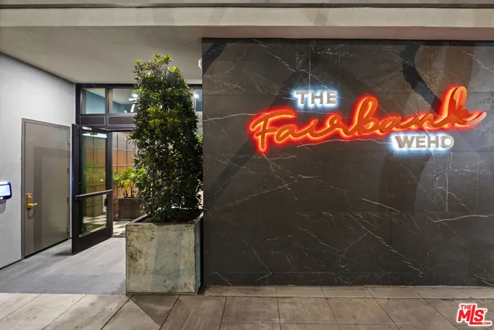 7428 Santa Monica Boulevard 202, West Hollywood, California 90046