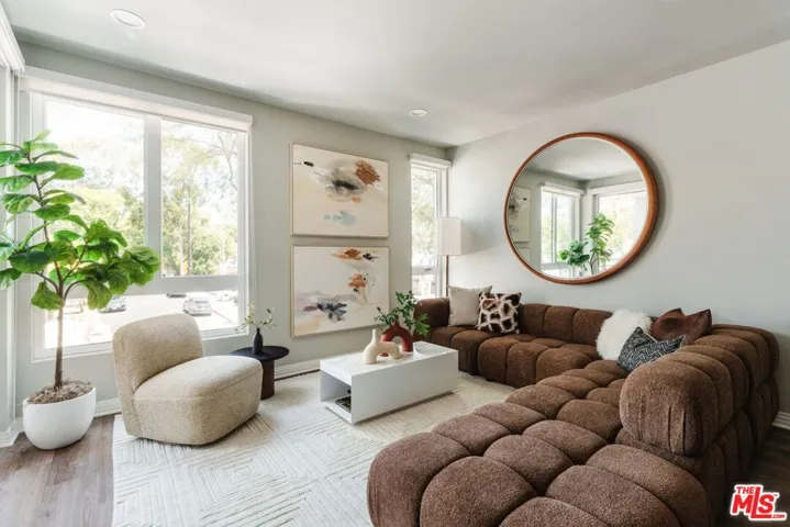 7428 Santa Monica Boulevard 202, West Hollywood, California 90046