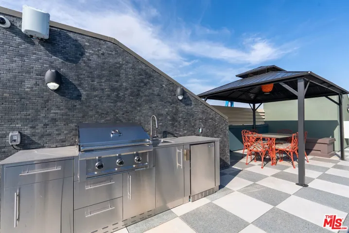 7428 Santa Monica Boulevard 202, West Hollywood, California 90046