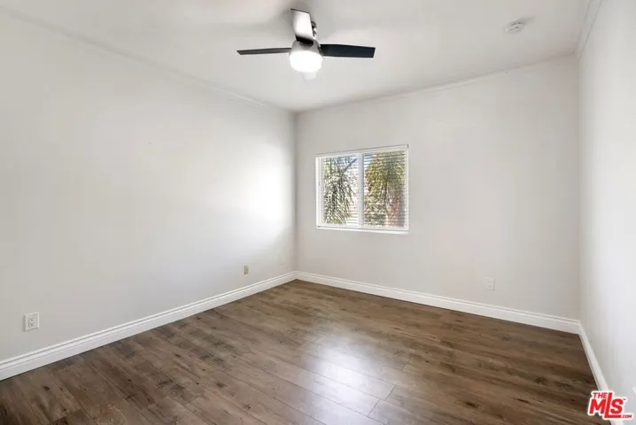 7124 Farralone Avenue 101, Los Angeles, California 91303