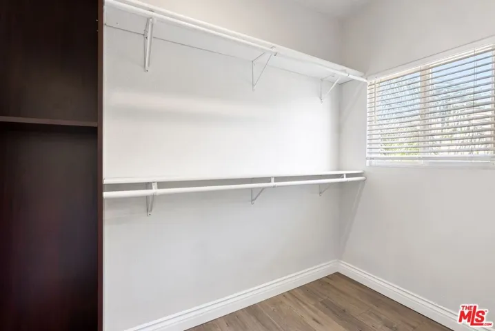 7124 Farralone Avenue 101, Los Angeles, California 91303
