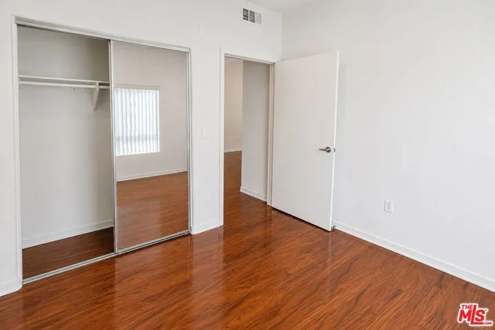 12132 Hart Street 301, North Hollywood, California 91605