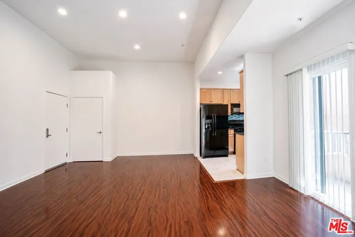 12132 Hart Street 301, North Hollywood, California 91605